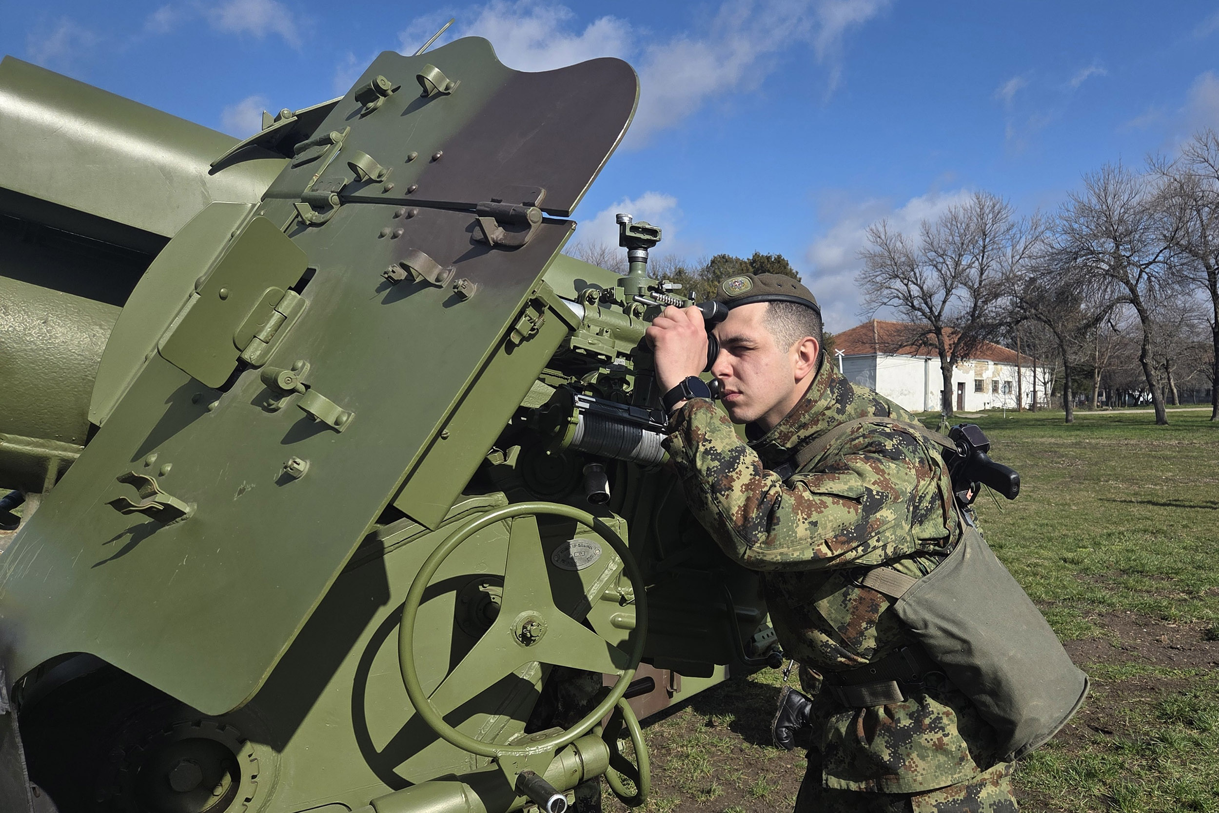 Dobrovoljno služenje vojnog roka sa oružjem za junski uputni rok 2026. godine