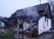 Potrebna pomoć devojci čija je kuća izgorela u Torku
