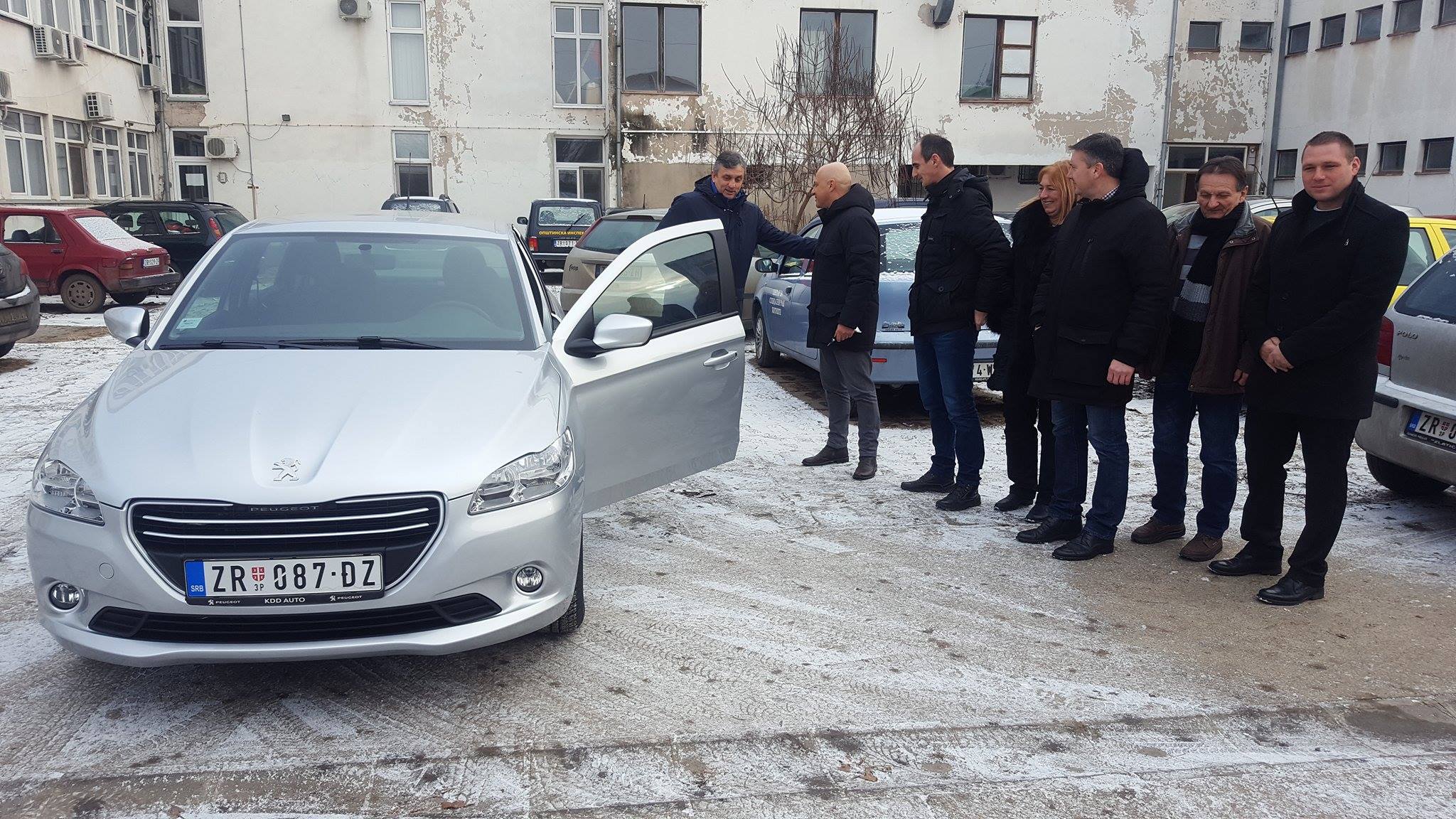 POLICIJI NA POKLON VOZILO OD OPŠTINE ŽITIŠTE