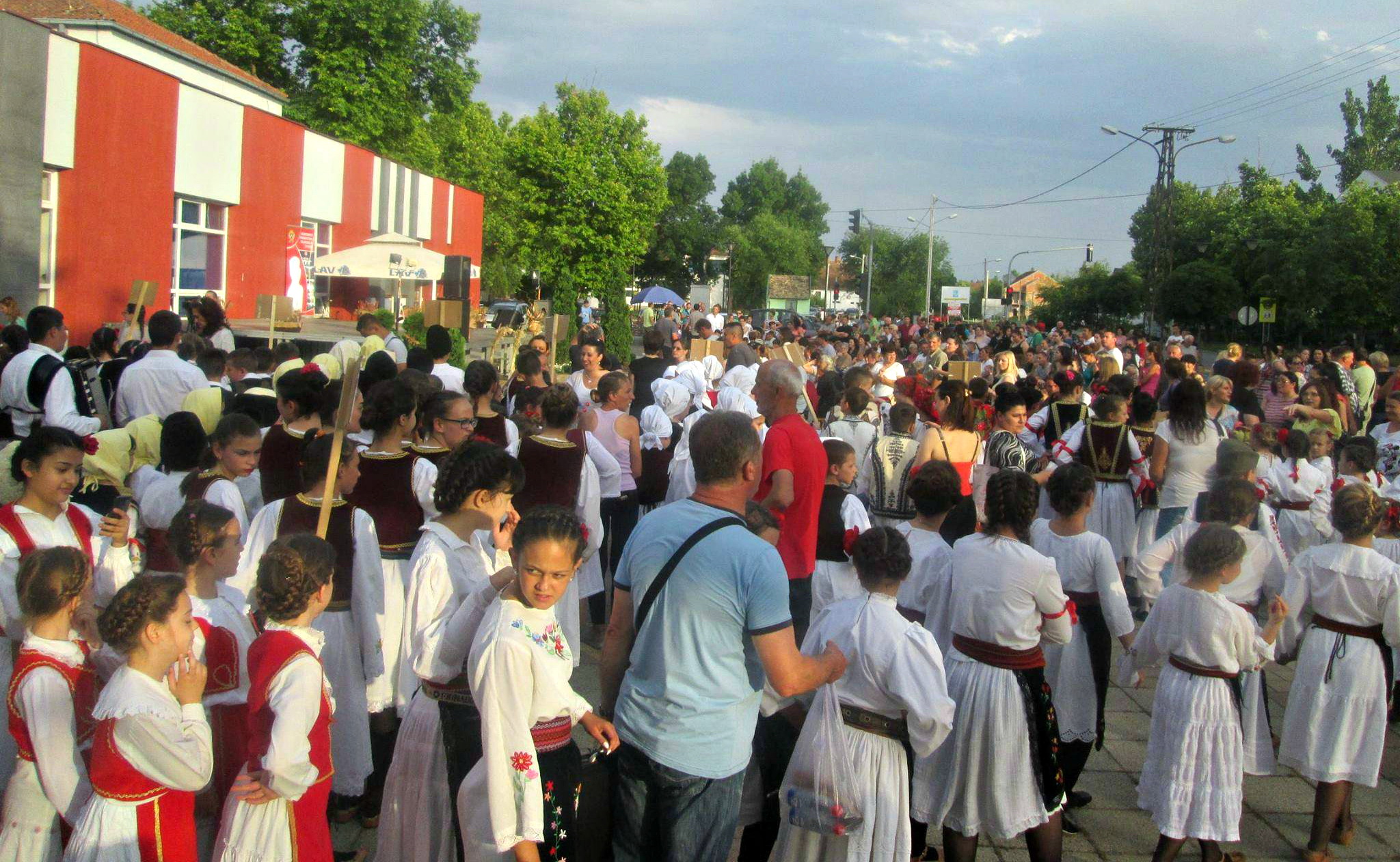 FESTIVAL DEČIJIH FOLKLORNIH ANSAMBALA – U ŽITIŠTU NA ŽITNICI…