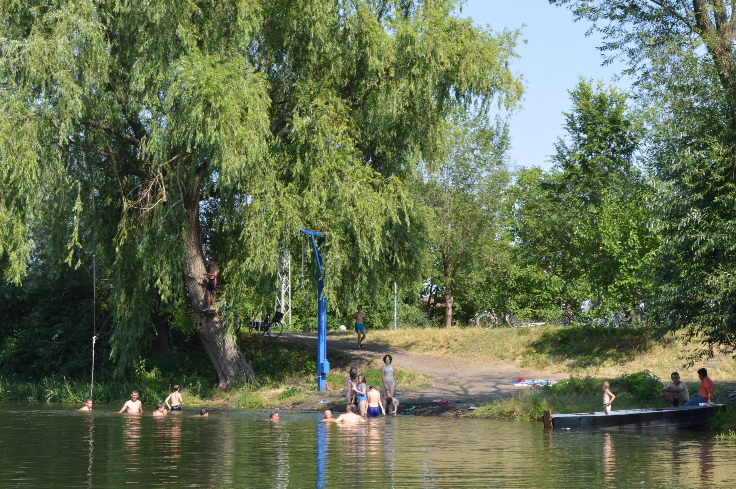 LETNJI DAN NA BEGEJU IZ DRUGOG UGLA (FOTO)