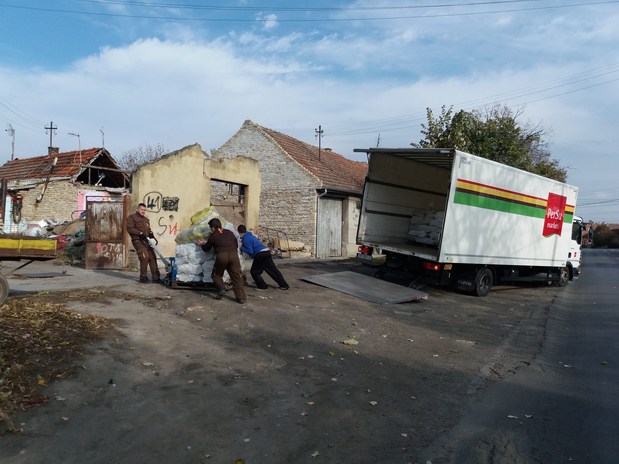 PerSu marketi donirali ogrev za 100 socijalno najugroženih porodica