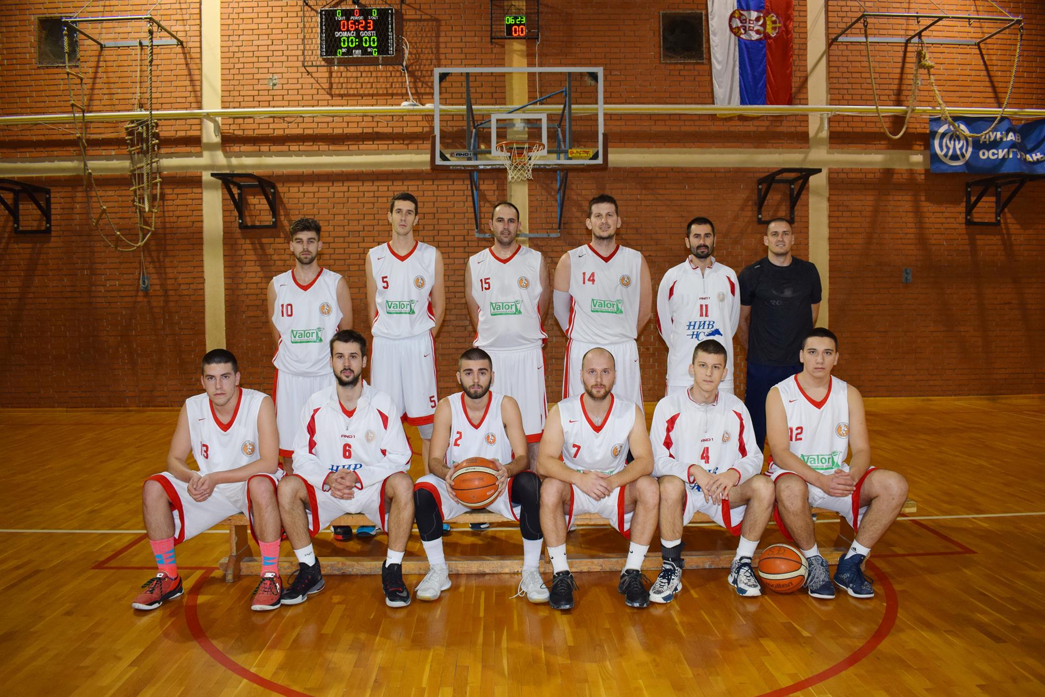 SVETAC MARŠIRAO KROZ SREMSKI FRONT