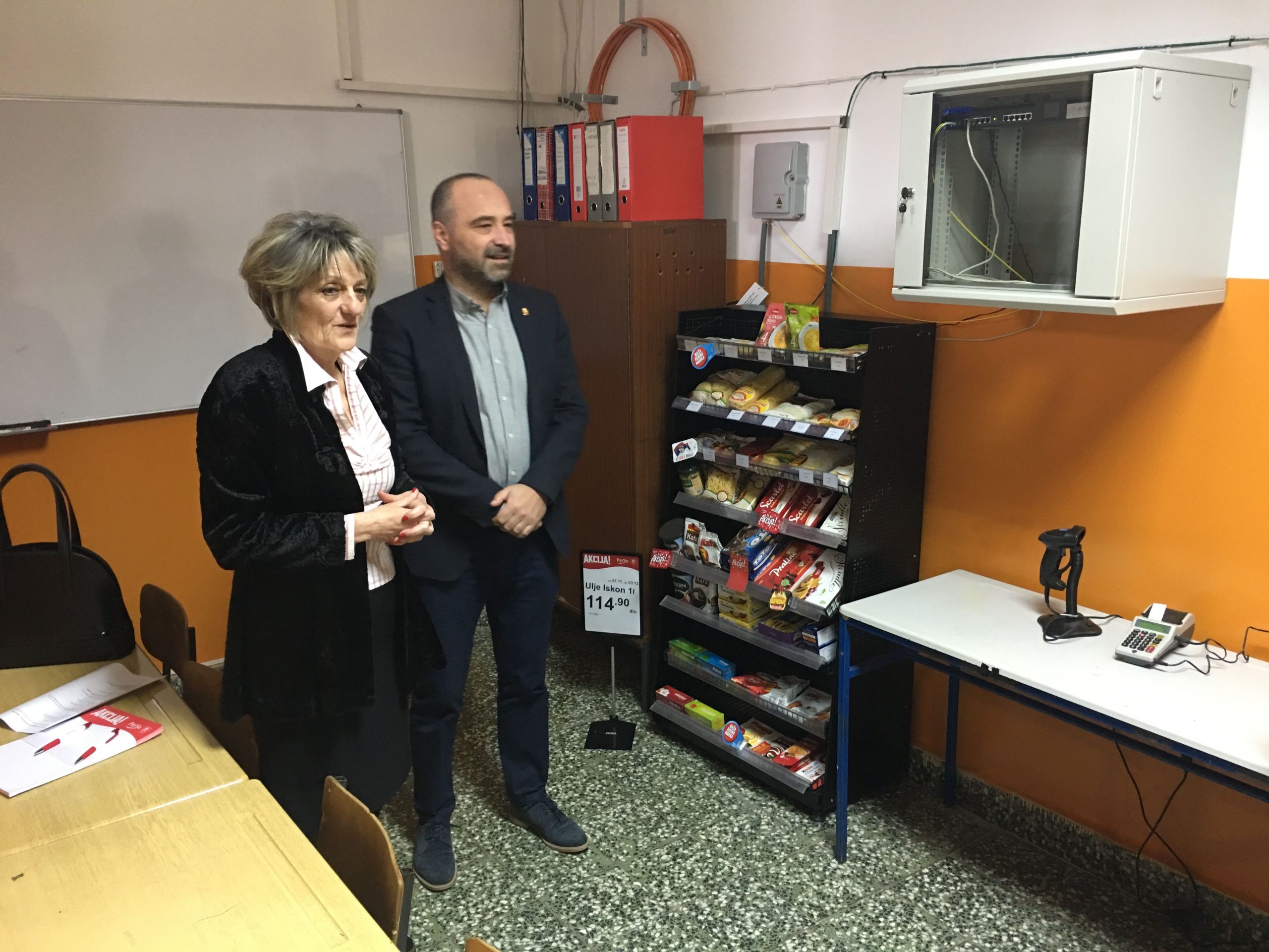 KOMPANIJA BB TRADE DAROVALA KABINET
