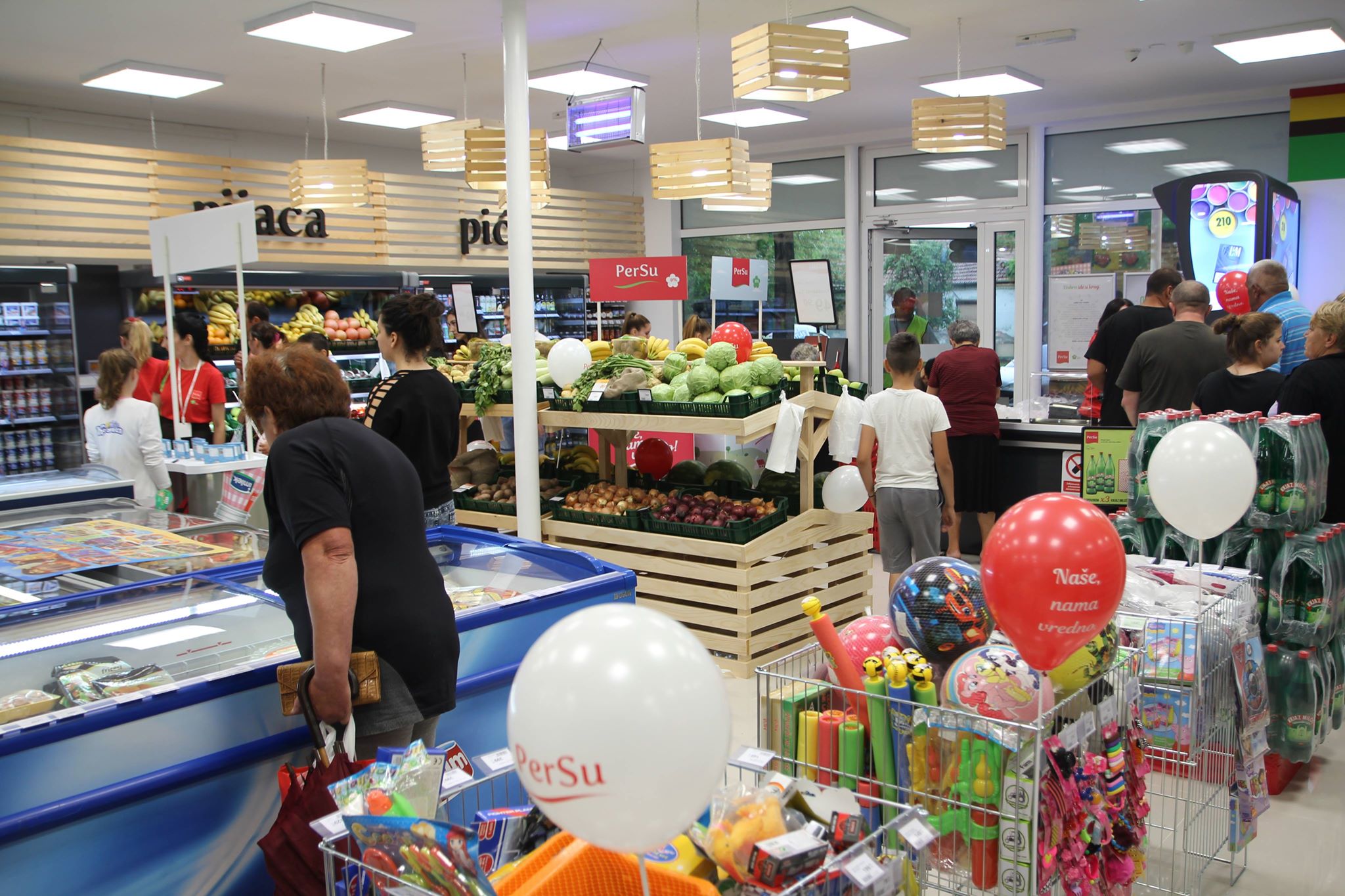 OTVOREN NOVI PERSU MARKET U BANATSKOM KARAĐORĐEVU /FOTO/