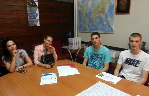 Aleksandar Nešić iz Žitišta sa kolegama iz ETŠ “Jovan Trajković“ ostvario sjajan rezultat na takmičenju