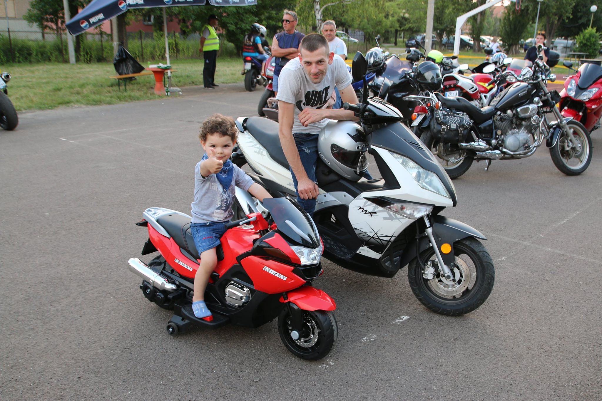 Torak u znaku moto-skupa koji je oborio dosadašnje rekorde