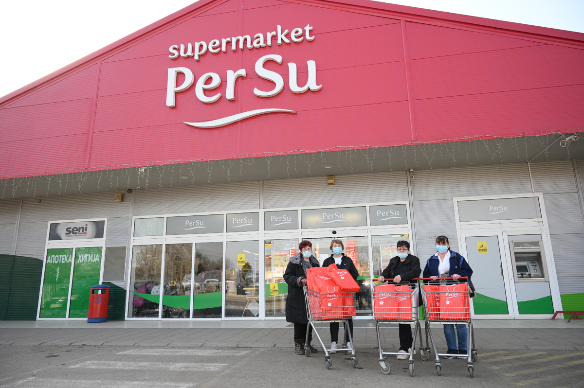 PerSu marketi podelili poklon pakete žiteljima sa najmanjim penzijama