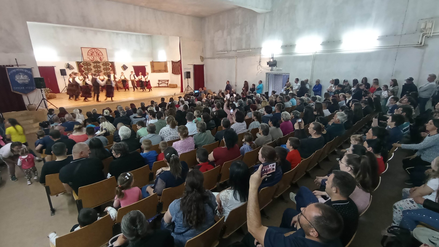 Odličan koncert “Zore“ i prijatelja