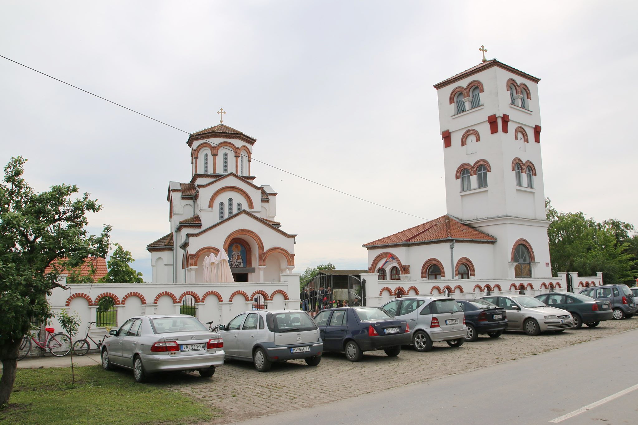 Obnova fasade na hramu Svetog Vasilija Ostroškog u Ravnom Topolovcu