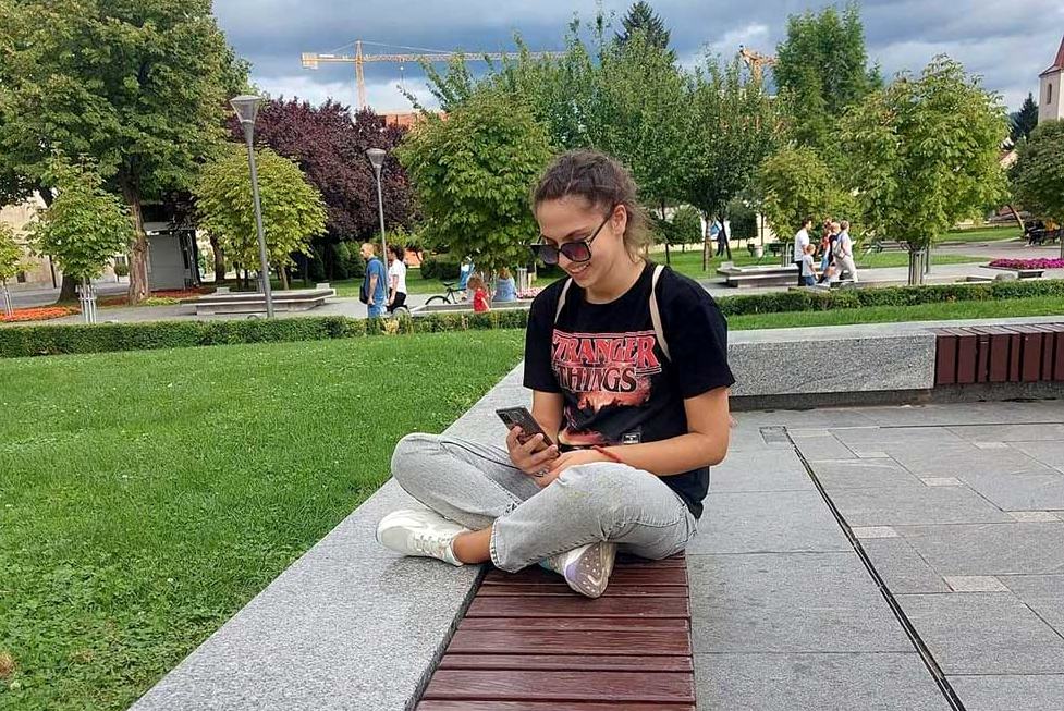 Učenica Sara Bjelica iz Ravnog Topolovca pobedila na Međunarodnoj olimpijadi iz ruskog jezika