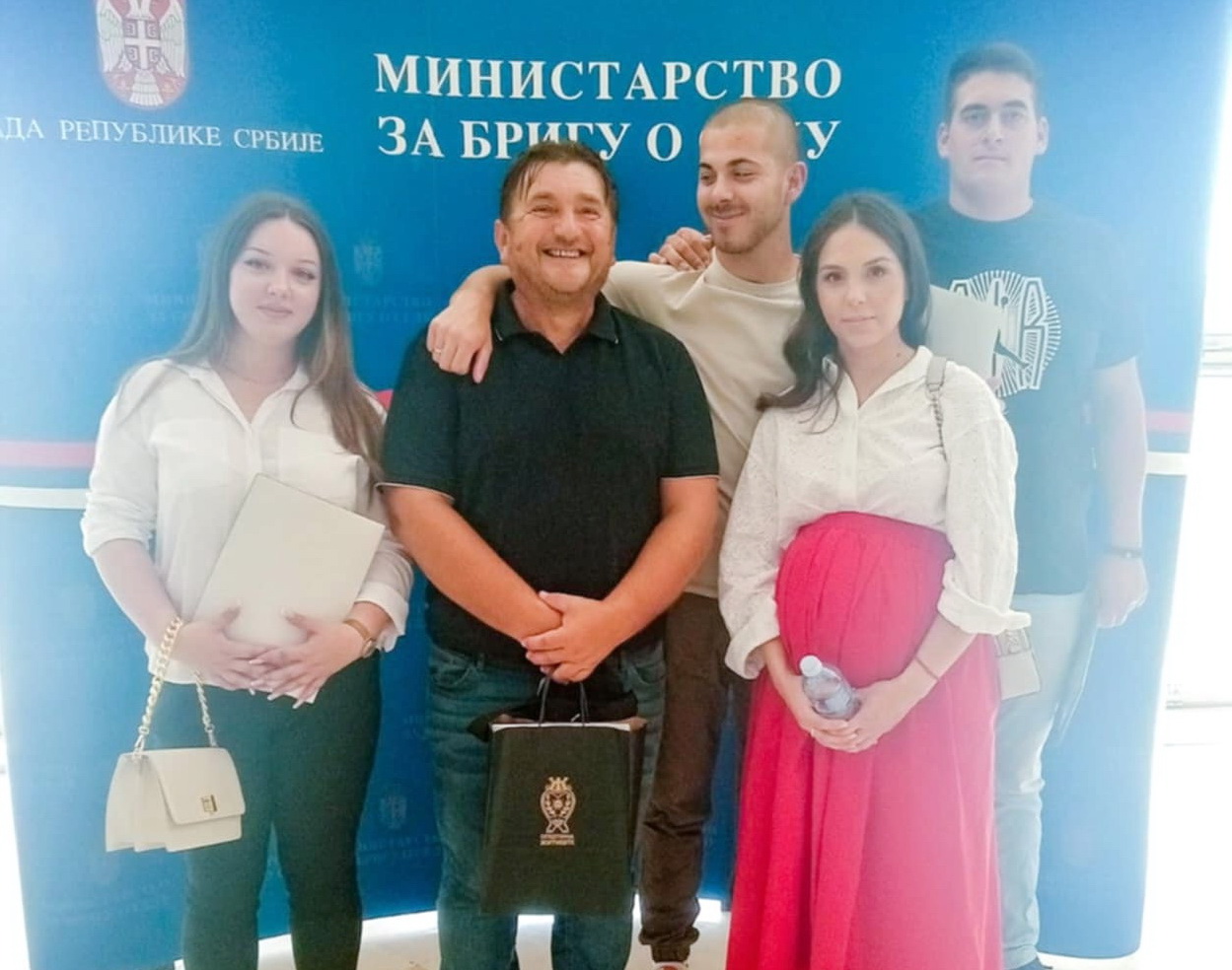Potpisani ugovori za kupovinu seoskih kuća