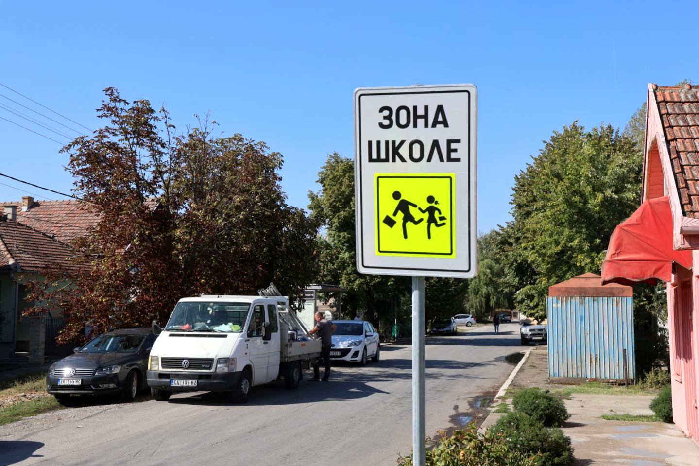 Nova saobraćajna signalizacija u zoni škole u Žitištu